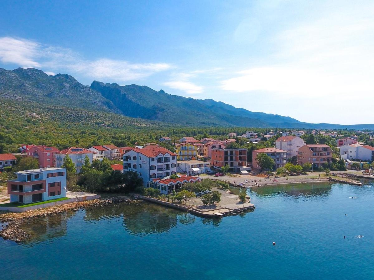 스타리그라드 파클레니차 Pansion Croatia B&B 외부 사진