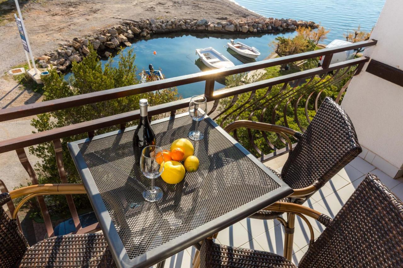 스타리그라드 파클레니차 Pansion Croatia B&B 외부 사진