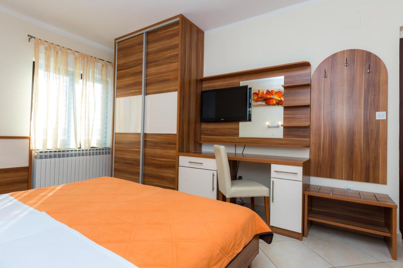 스타리그라드 파클레니차 Pansion Croatia B&B 외부 사진