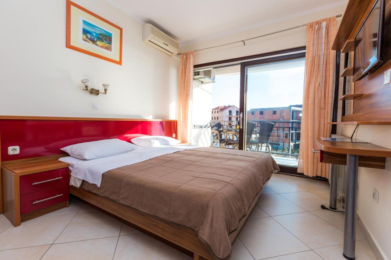 스타리그라드 파클레니차 Pansion Croatia B&B 외부 사진