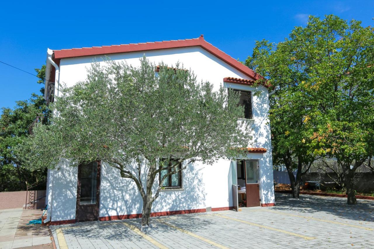 스타리그라드 파클레니차 Pansion Croatia B&B 외부 사진
