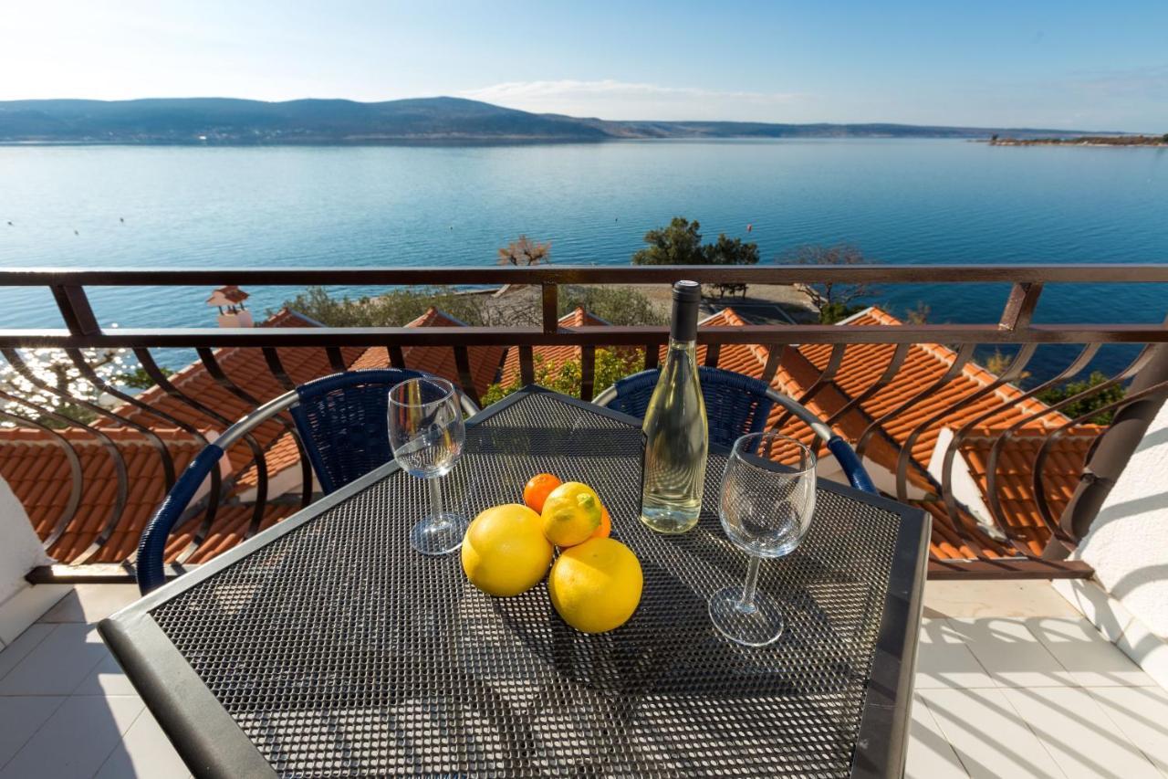 스타리그라드 파클레니차 Pansion Croatia B&B 외부 사진