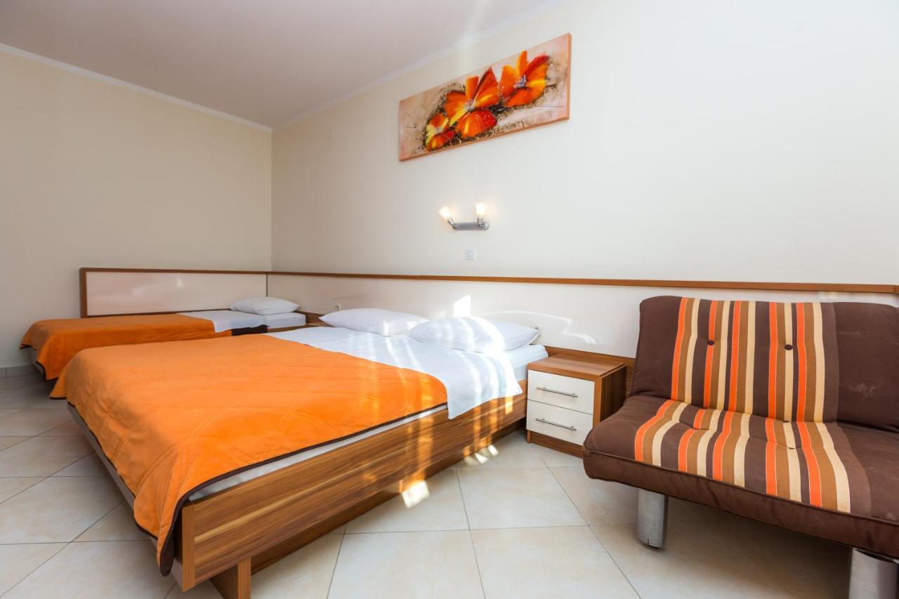 스타리그라드 파클레니차 Pansion Croatia B&B 외부 사진