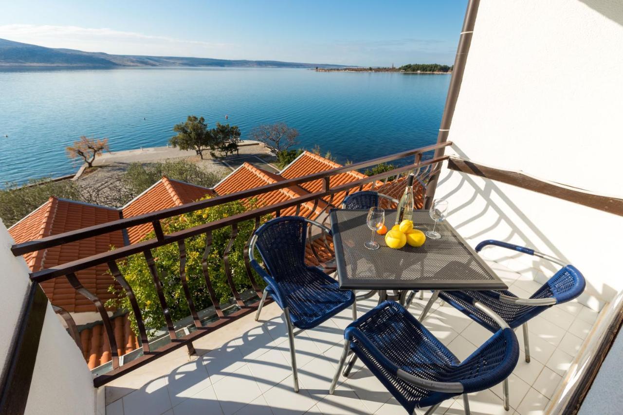 스타리그라드 파클레니차 Pansion Croatia B&B 외부 사진