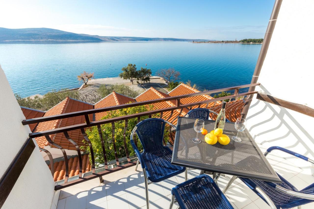 스타리그라드 파클레니차 Pansion Croatia B&B 외부 사진