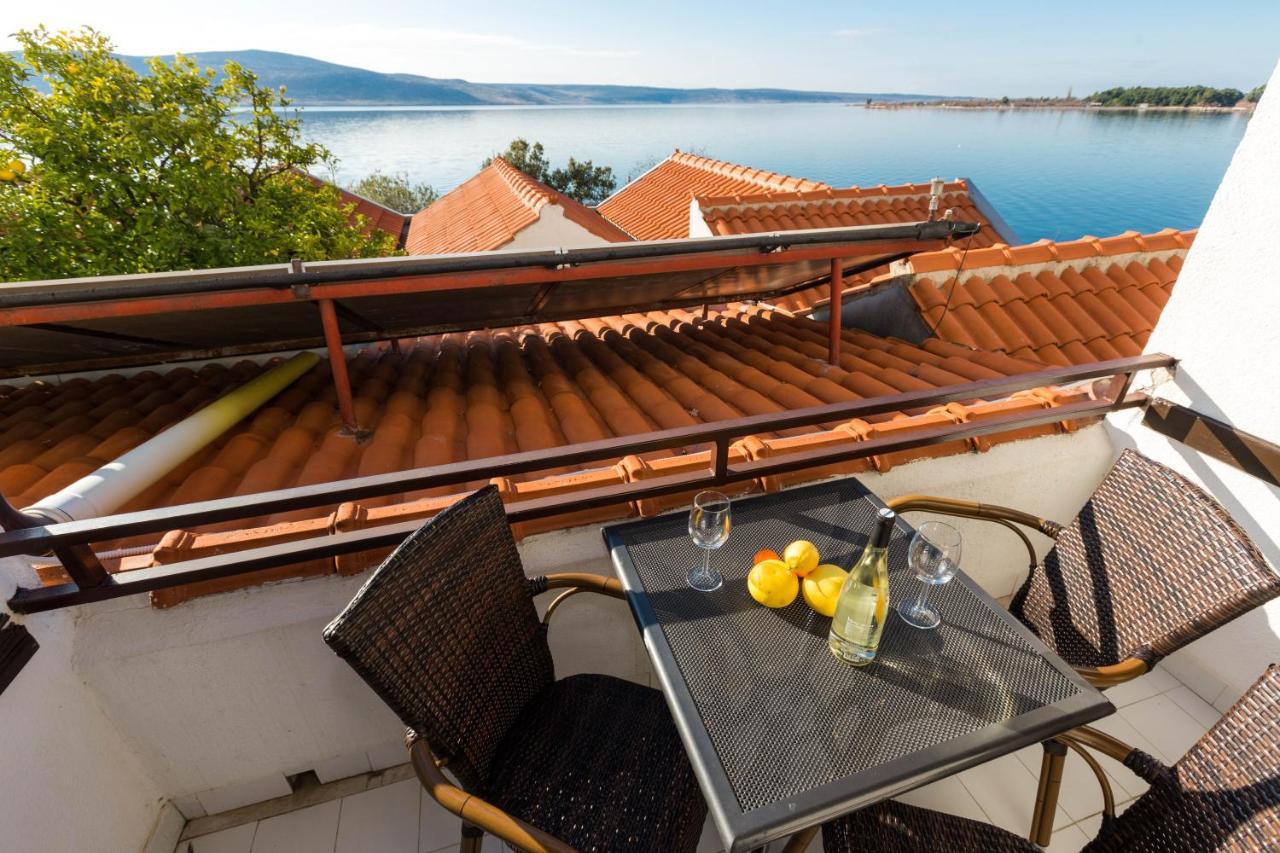스타리그라드 파클레니차 Pansion Croatia B&B 외부 사진