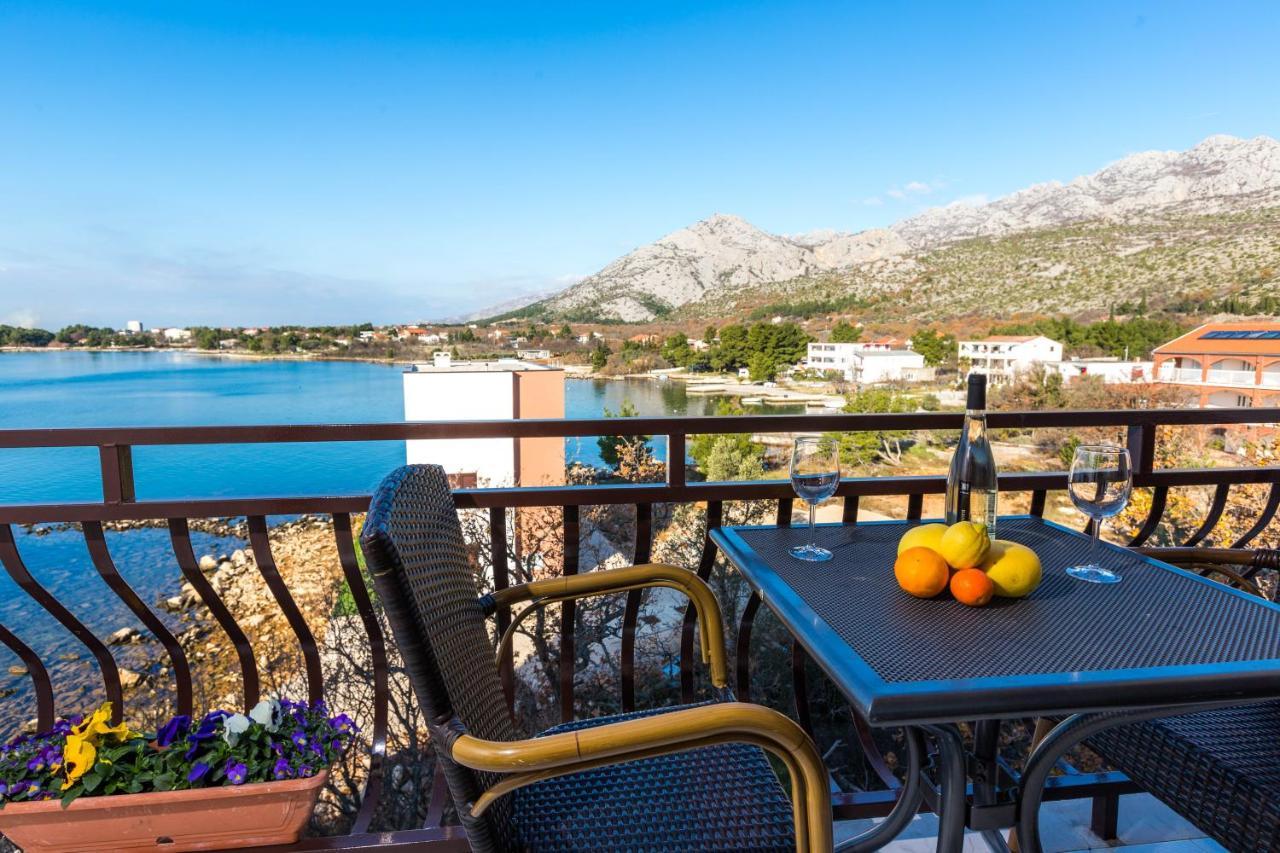 스타리그라드 파클레니차 Pansion Croatia B&B 외부 사진