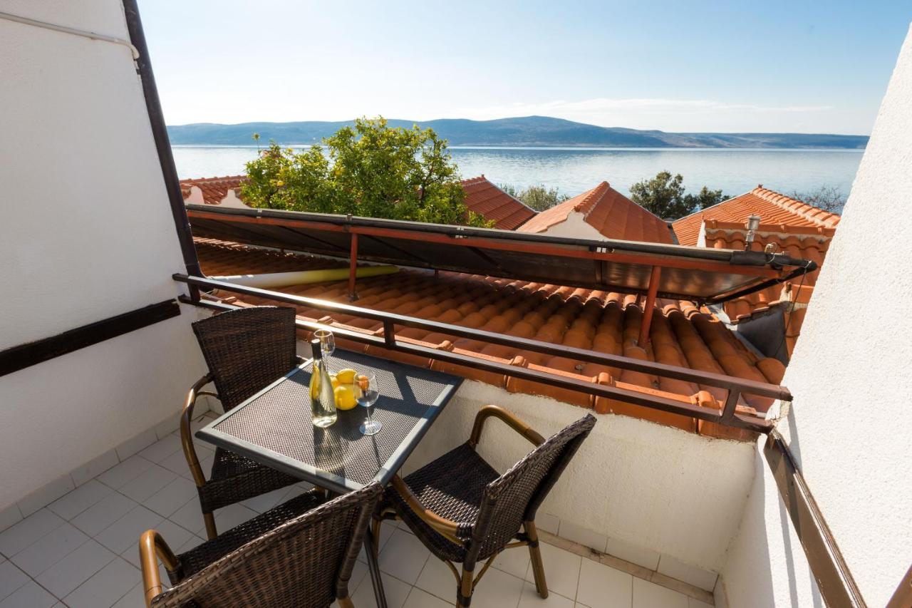 스타리그라드 파클레니차 Pansion Croatia B&B 외부 사진