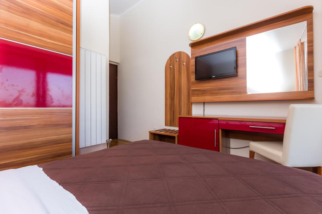 스타리그라드 파클레니차 Pansion Croatia B&B 외부 사진