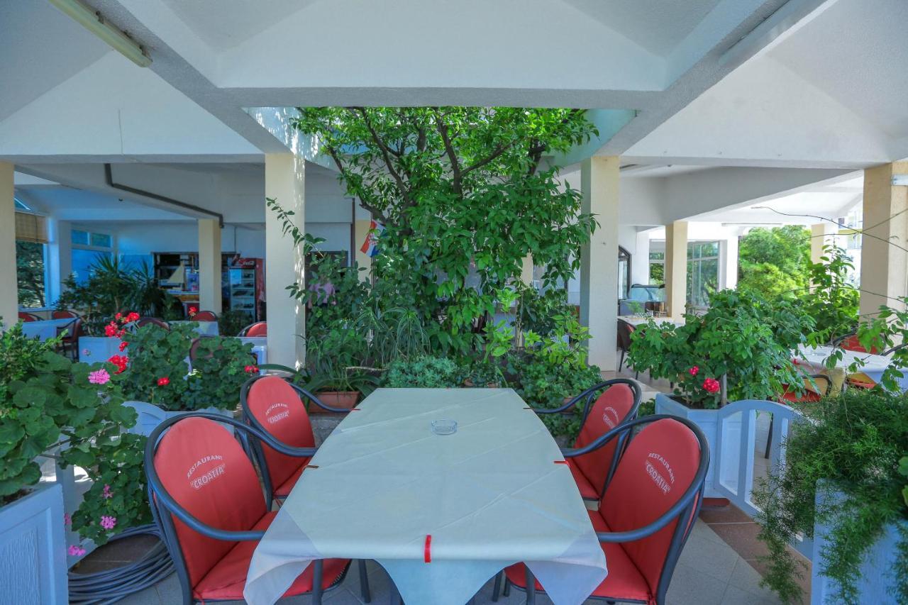 스타리그라드 파클레니차 Pansion Croatia B&B 외부 사진