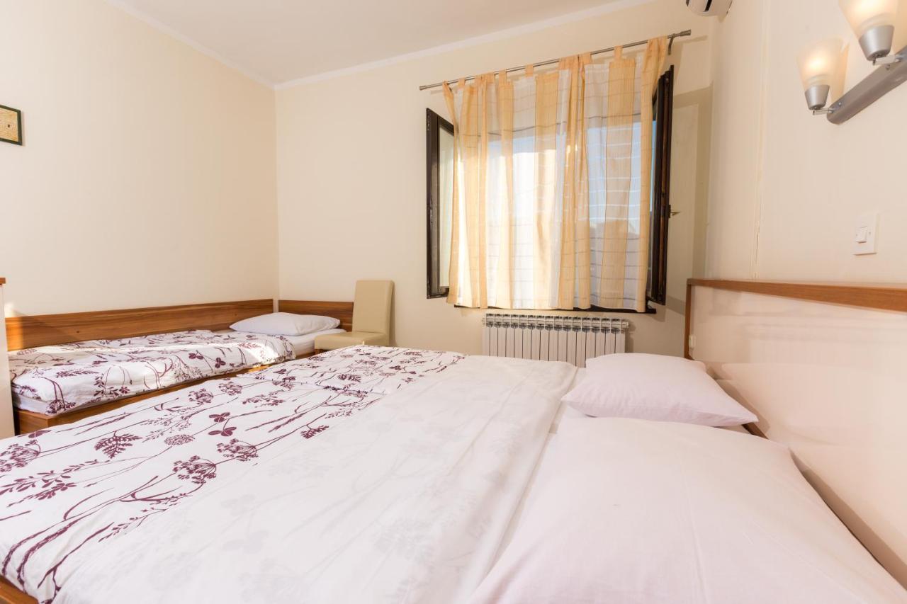 스타리그라드 파클레니차 Pansion Croatia B&B 외부 사진