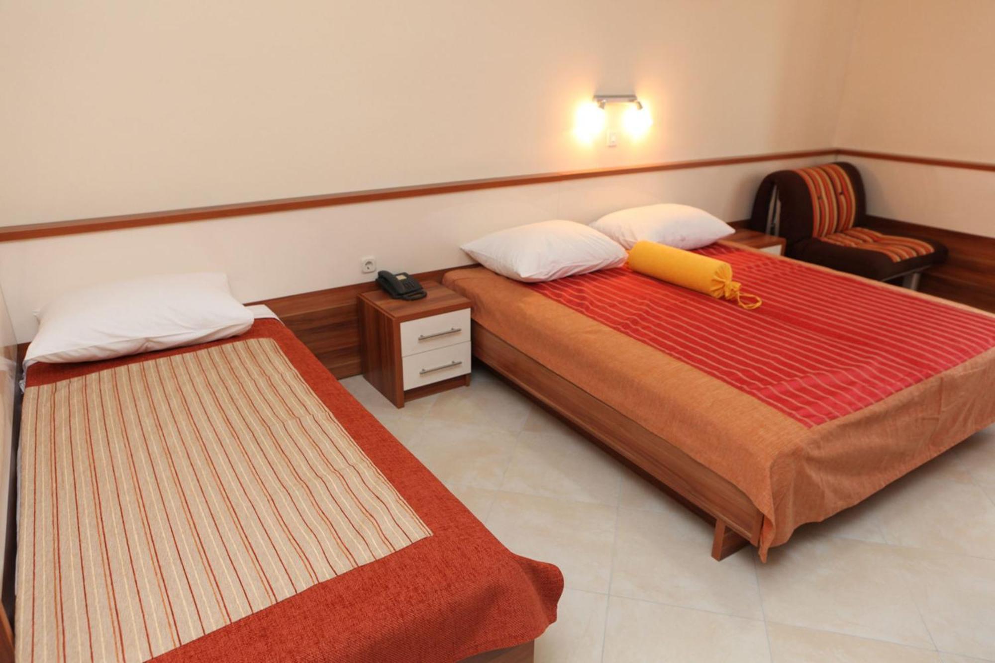 스타리그라드 파클레니차 Pansion Croatia B&B 외부 사진
